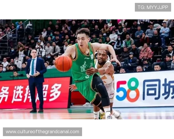 中国男篮力克日本迎来亚洲杯四强 赵继伟伤势无大碍为球队注入强心剂 中国男篮力克日本迎来亚洲杯四强 赵继伟伤势无大碍为球队注入强心剂