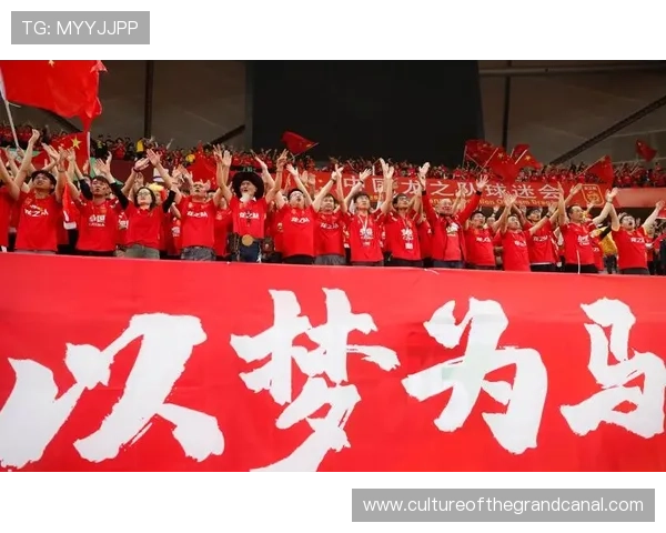 中国足球队备战世界杯预选赛 强力阵容亮相引发球迷热议