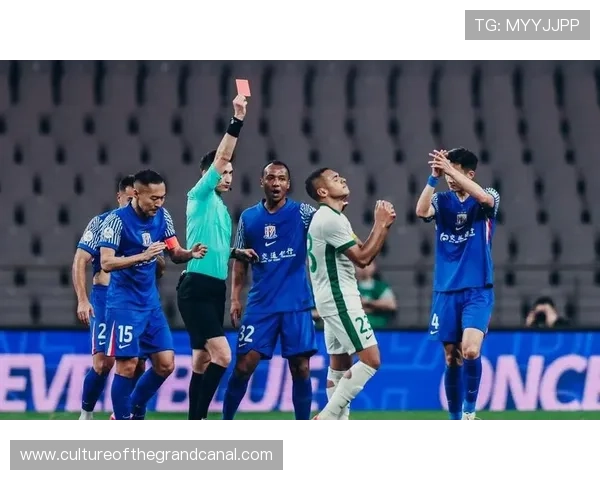 世界杯预选赛激战正酣 中国男足力争晋级之路迎来关键战役