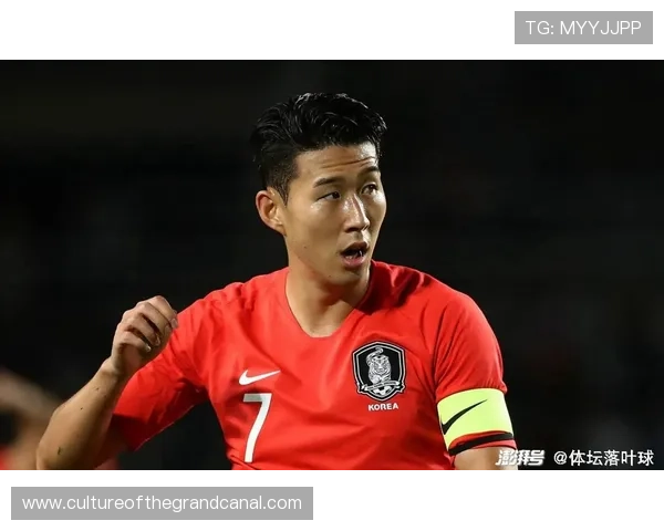 中国男足新星闪耀亚洲赛场助球队逆转取胜展现未来无限潜力