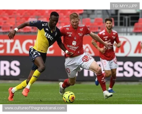 洛里昂俱乐部最新动态：球队状态回暖 力求在新赛季取得突破