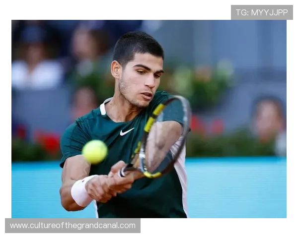 阿尔卡拉斯强势夺冠 年终总决赛上演青春对决引爆网坛热潮